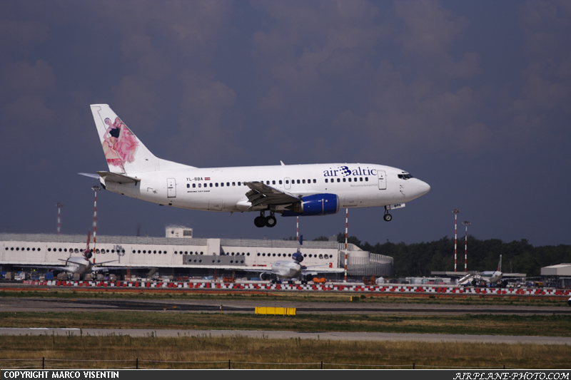 Photo Air Baltic Boeing 737-505