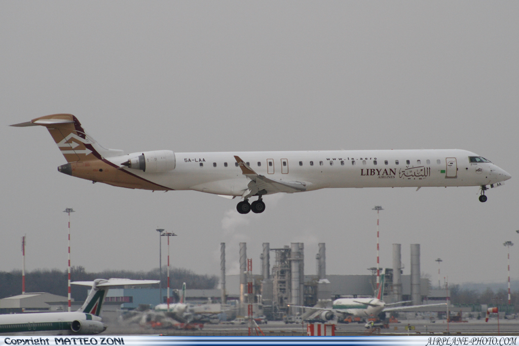 Photo Libyan Arab Airlines Canadair CL-600-2D24 Regional Jet CRJ-900ER