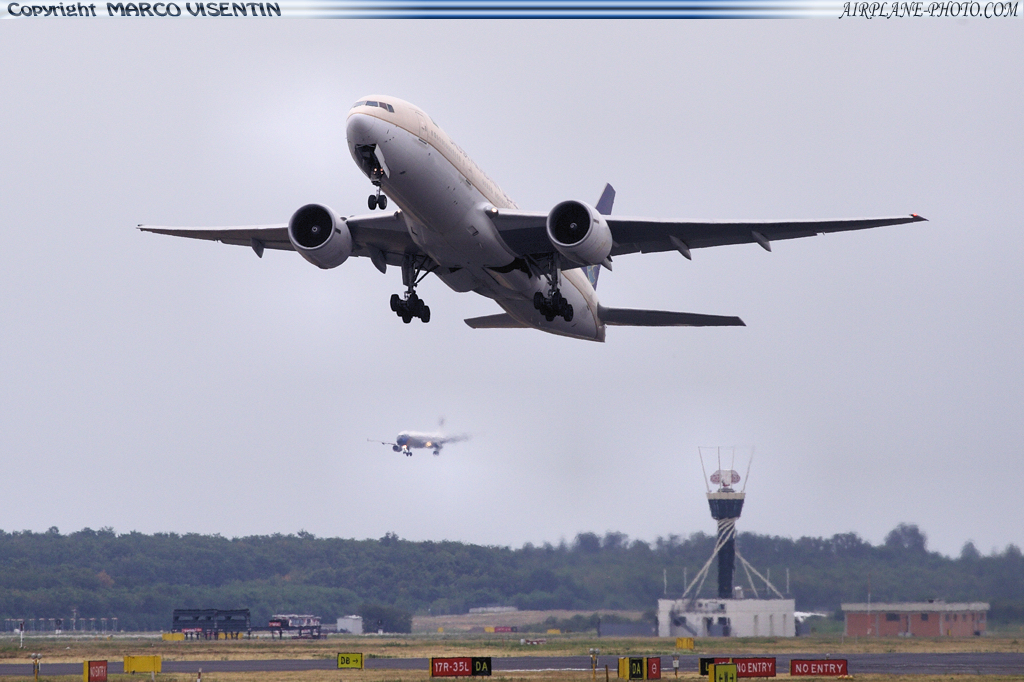 Photo Saudi Arabian Airlines Boeing 777-268/ER