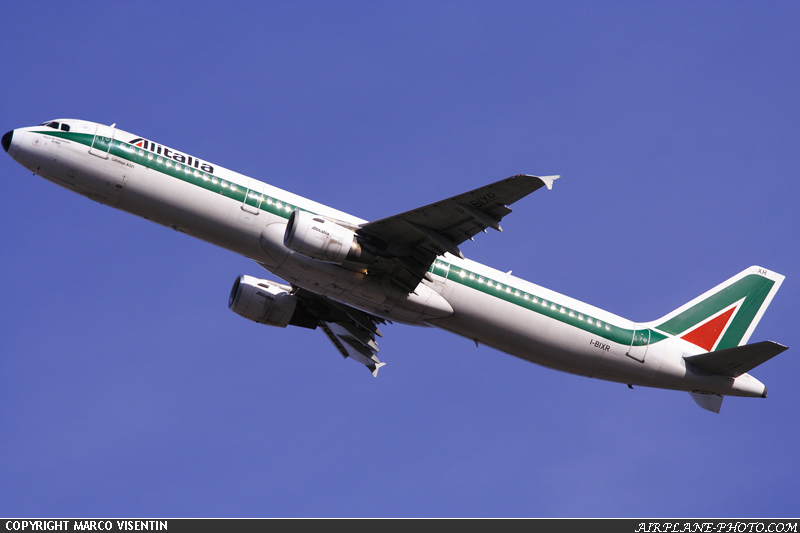 Photo Alitalia Airbus A321-112